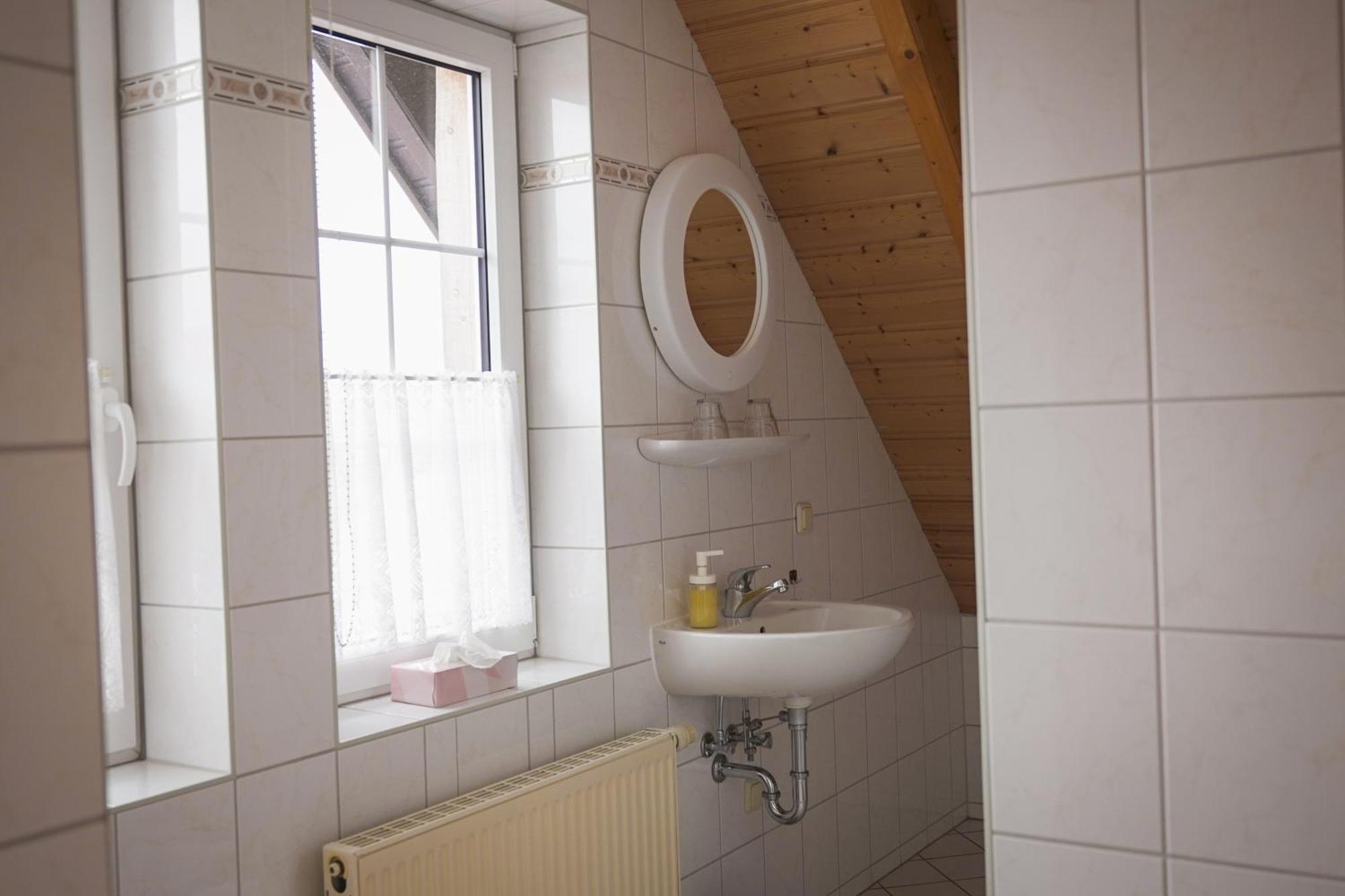 B&B Talstation Ferienwohnung Fuer 2 Personen Horselberg-Hainich Экстерьер фото
